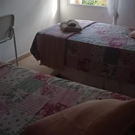 En Frente Del Puerto בית אירוח אלמריה