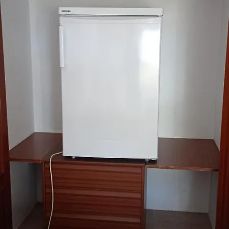 En Frente Del Puerto